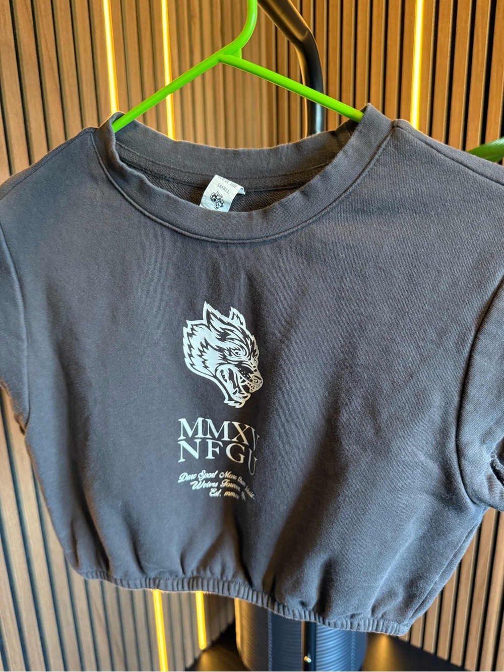 DarcSport Graphic Cropped Tee - Wolf Design